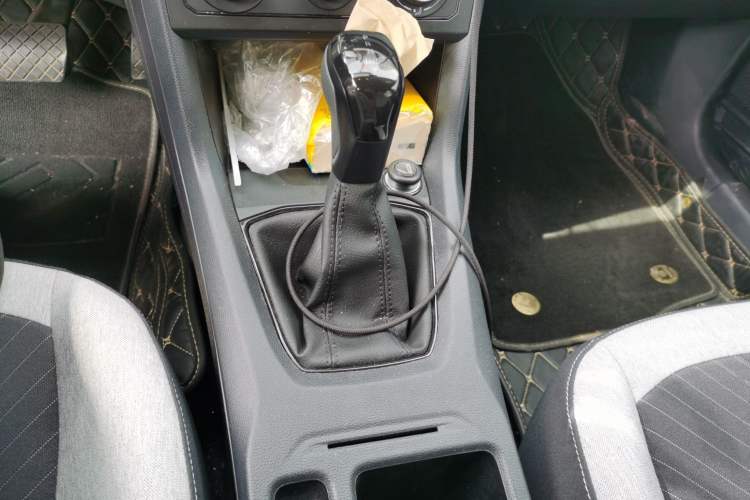 Used Volkswagen Tharu 2025 New Sharp 1.5L Sharp Edition Gear Lever