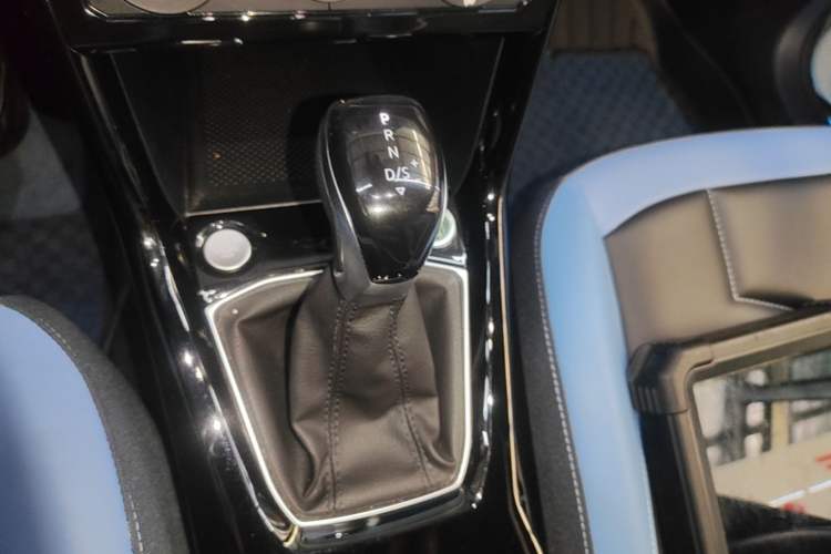 Used Volkswagen Tharu 2025 New Sharp 1.5L Ambitious Edition Gear Lever