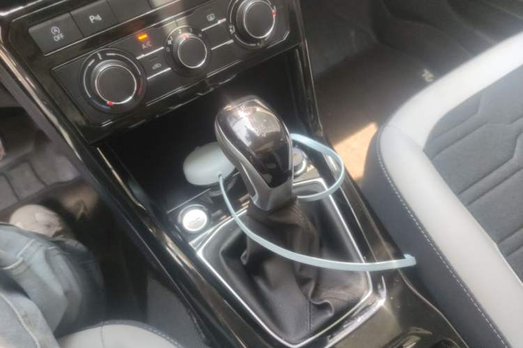 Used Volkswagen Tharu 2025 New Sharp 1.5L Ambitious Edition Gear Lever