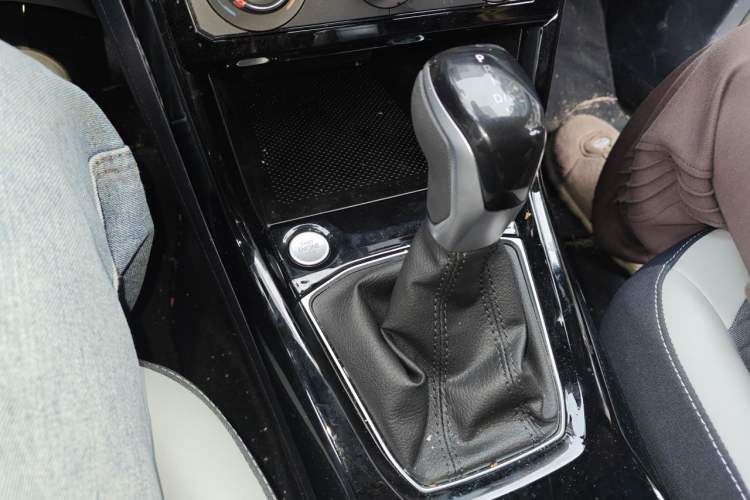 Used Volkswagen Tharu 2025 New Sharp 1.5L Ambitious Edition Gear Lever