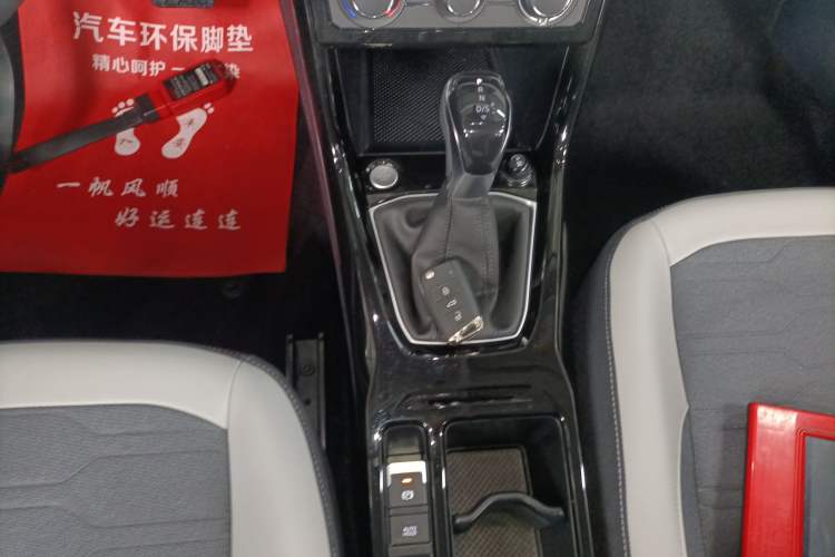 Used Volkswagen Tharu 2025 New Sharp 1.5L Ambitious Edition Gear Lever