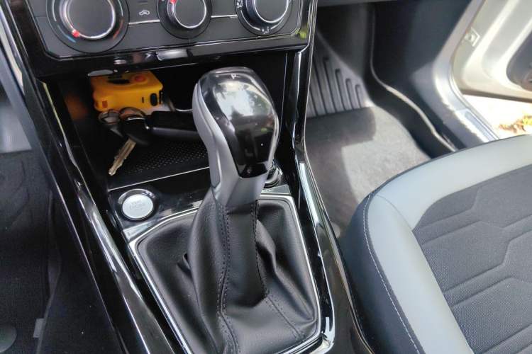 Used Volkswagen Tharu 2025 New Sharp 1.5L Ambitious Edition Gear Lever