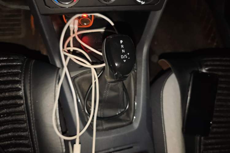 Used Volkswagen Tharu 2025 New Sharp 1.5L Sharp Edition Gear Lever