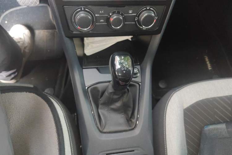 Used Volkswagen Tharu 2025 New Sharp 1.5L Sharp Edition Gear Lever