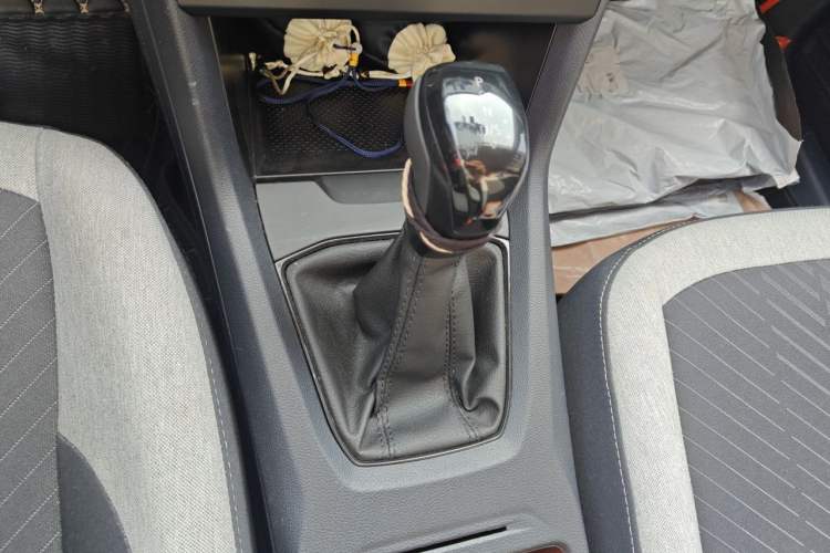 Used Volkswagen Tharu 2025 New Sharp 1.5L Sharp Edition Gear Lever