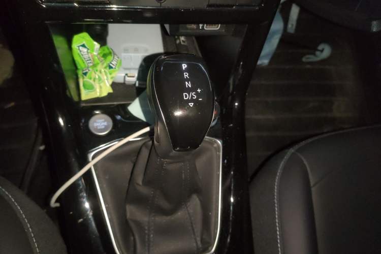 Used Volkswagen Tharu 2025 NewRui 300TSI Prestige Edition Gear Lever