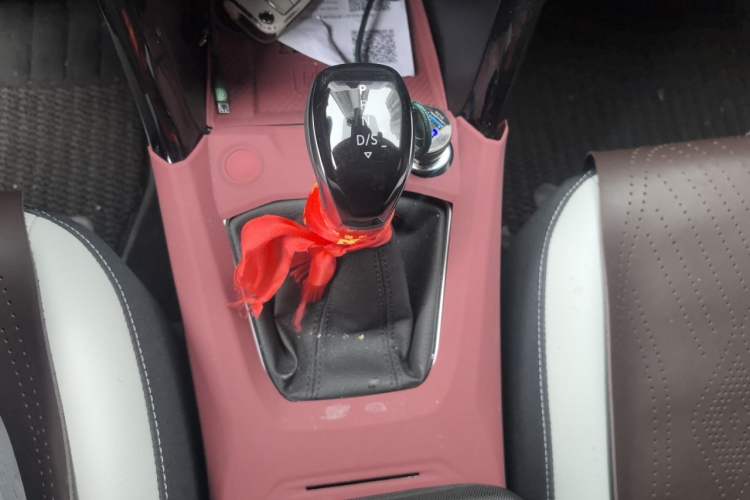 Used Volkswagen Tharu 2025 New Sharp 1.5L Ambitious Edition Gear Lever