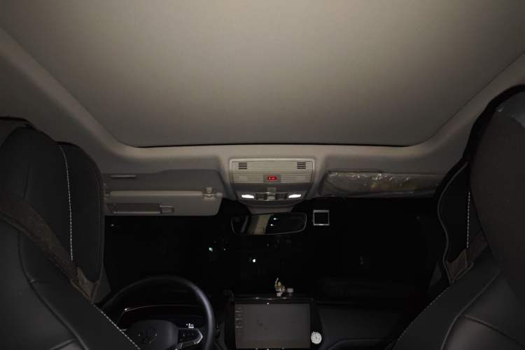 Used Volkswagen Tharu 2025 NewRui 300TSI Prestige Edition Headliner