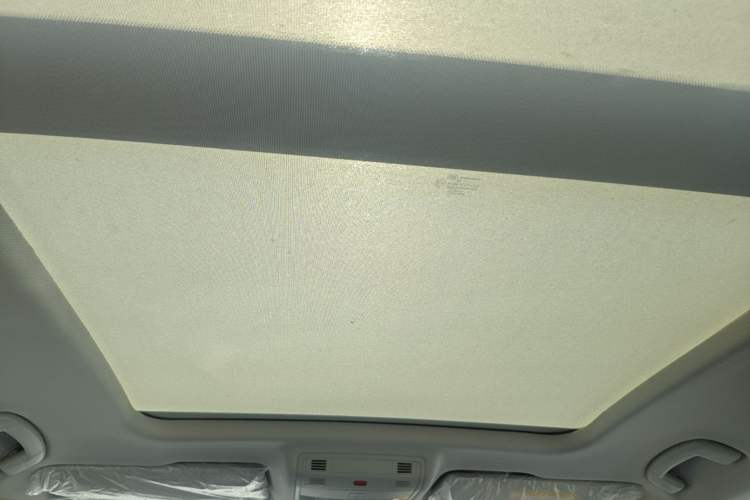 Used Volkswagen Tharu 2025 300TSI Two-Wheel-Drive Moonlight Edition Headliner