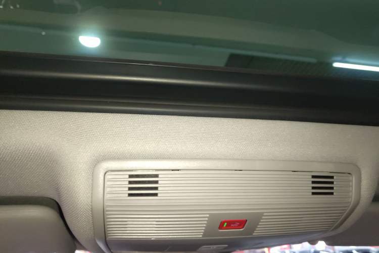 Used Volkswagen Tharu 2025 NewRui 300TSI Prestige Edition Headliner
