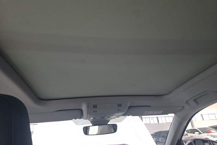 Used Volkswagen Tharu 2025 New Sharp 1.5L Ambitious Edition Headliner