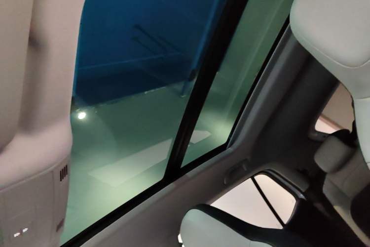 Used Volkswagen Tharu 2025 New Sharp 1.5L Ambitious Edition Headliner