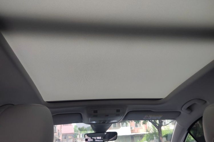 Used Volkswagen Tharu 2025 300TSI Two-Wheel-Drive Moonlight Edition Headliner