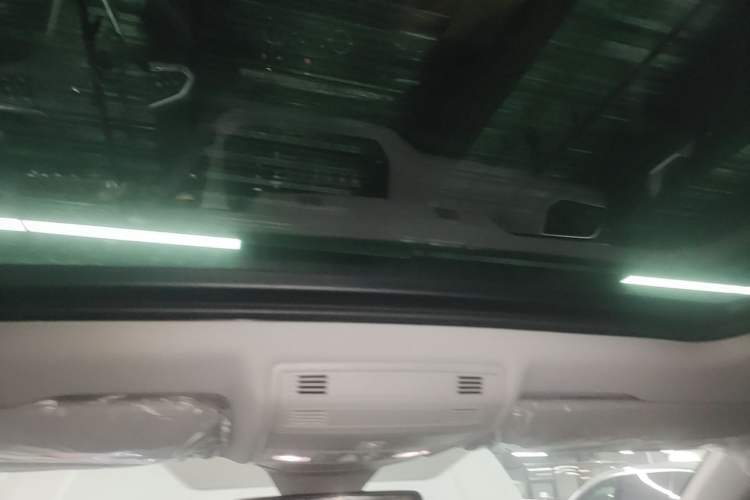 Used Volkswagen Tharu 2025 New Sharp 300TSI Ambitious Edition Headliner