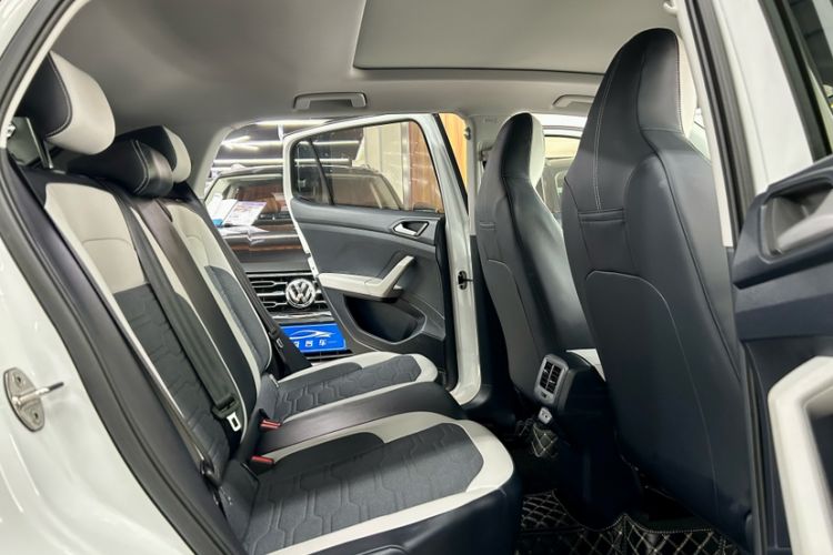 Used Volkswagen Tharu 2025 New Sharp 1.5L Ambitious Edition Headliner