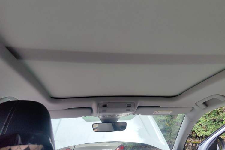 Used Volkswagen Tharu 2025 New Sharp 1.5L Ambitious Edition Headliner