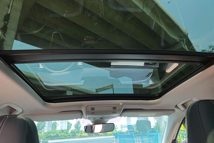 Used Volkswagen Tharu 2025 New Sharp 1.5L Ambitious Edition Headliner
