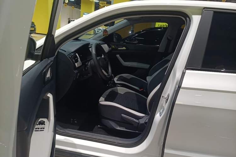 Used Volkswagen Tharu 2025 New Sharp 300TSI Ambitious Edition Left Front Seat