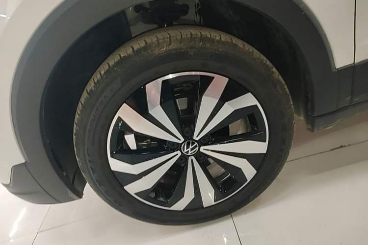 Used Volkswagen Tharu 2025 New Sharp 1.5L Ambitious Edition Left Front Wheel Hub