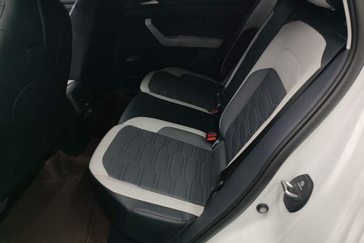 Used Volkswagen Tharu 2025 New Sharp 1.5L Ambitious Edition Left Rear Seat