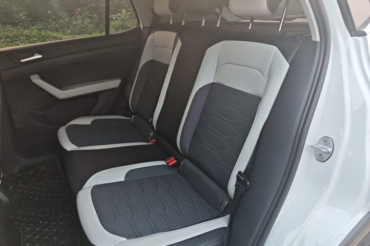 Used Volkswagen Tharu 2025 New Sharp 1.5L Ambitious Edition Left Rear Seat