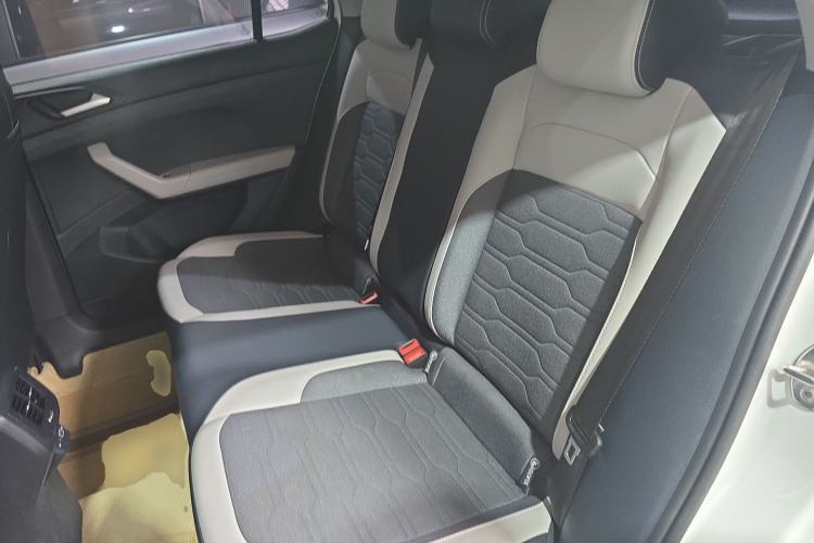 Used Volkswagen Tharu 2025 New Sharp 1.5L Ambitious Edition Left Rear Seat