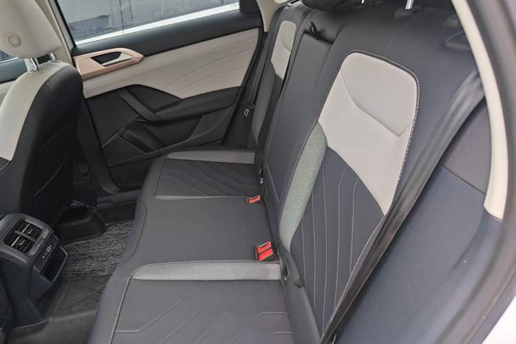 Used Volkswagen Tharu 2025 300TSI Two-Wheel-Drive Moonlight Edition Left Rear Seat