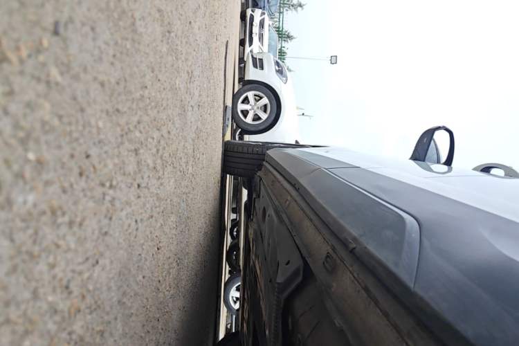 Used Volkswagen Tharu 2025 300TSI Two-Wheel-Drive Moonlight Edition Left Side Sill