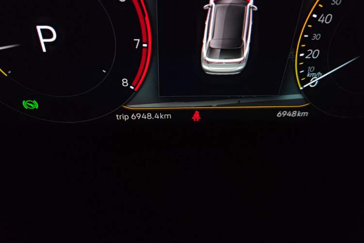Used Volkswagen Tharu 2025 NewRui 300TSI Prestige Edition Odometer Close Up