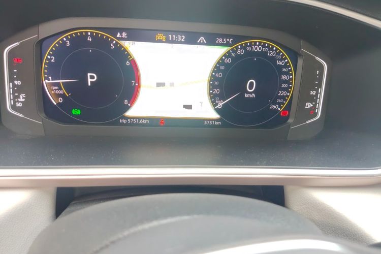 Used Volkswagen Tharu 2025 300TSI Two-Wheel-Drive Moonlight Edition Odometer Close Up