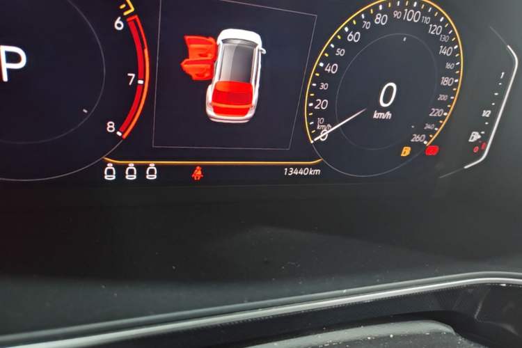 Used Volkswagen Tharu 2025 NewRui 300TSI Prestige Edition Odometer Close Up