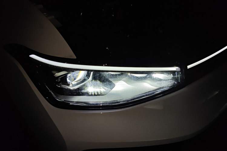 Used Volkswagen Tharu 2025 NewRui 300TSI Prestige Edition Right Front Headlight