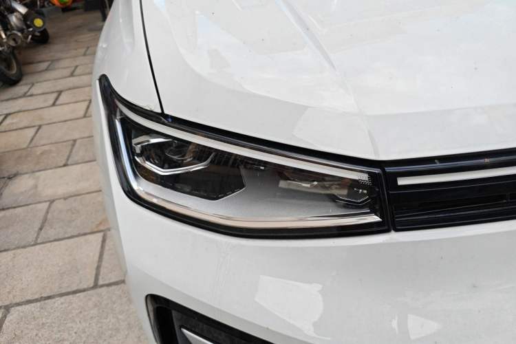 Used Volkswagen Tharu 2025 New Sharp 1.5L Ambitious Edition Right Front Headlight