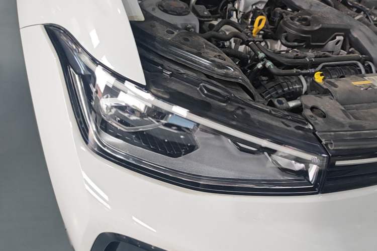 Used Volkswagen Tharu 2025 NewRui 300TSI Prestige Edition Right Front Headlight
