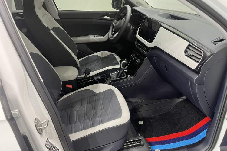 Used Volkswagen Tharu 2025 New Sharp 1.5L Ambitious Edition Right Front Seat