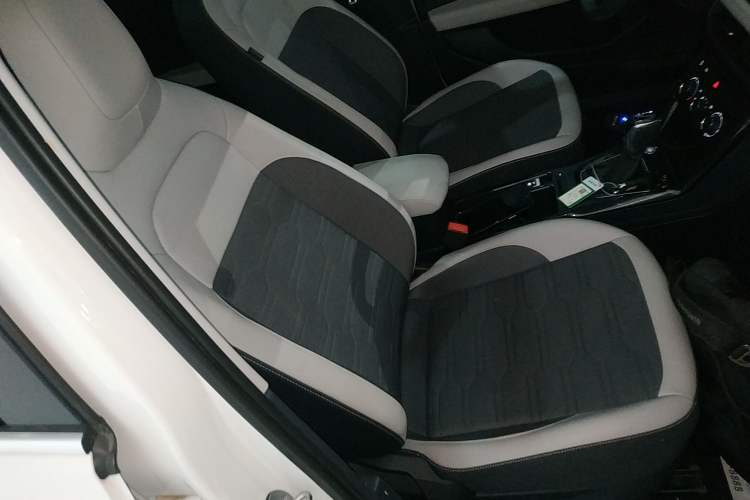 Used Volkswagen Tharu 2025 New Sharp 1.5L Ambitious Edition Right Front Seat