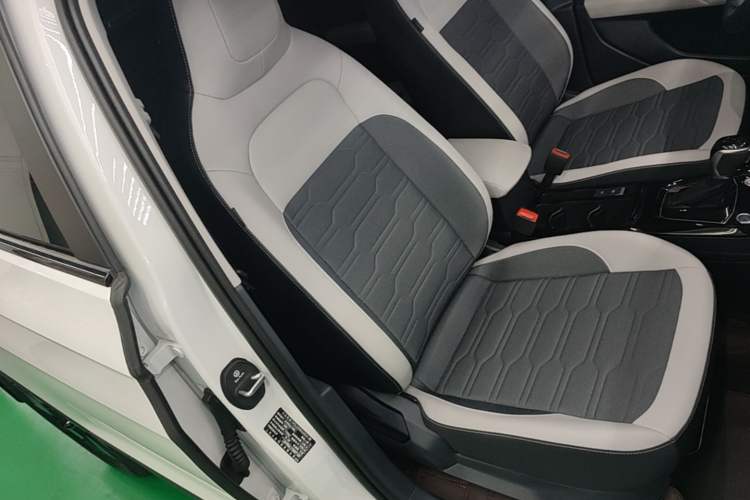 Used Volkswagen Tharu 2025 New Sharp 1.5L Ambitious Edition Right Front Seat