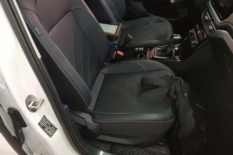 Used Volkswagen Tharu 2025 NewRui 300TSI Prestige Edition Right Front Seat