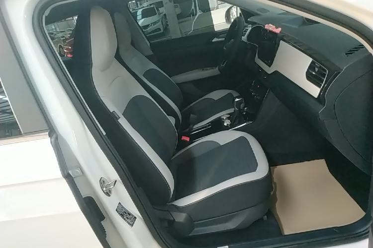 Used Volkswagen Tharu 2025 New Sharp 1.5L Ambitious Edition Right Front Seat