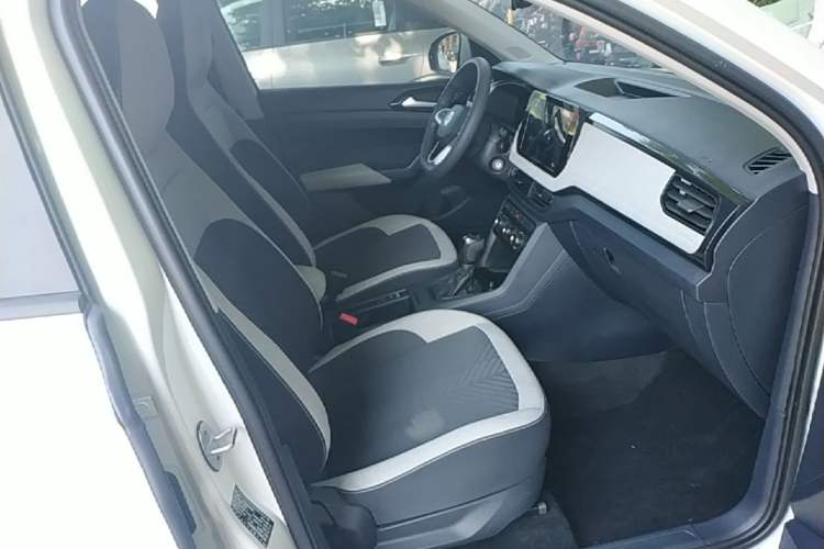 Used Volkswagen Tharu 2025 New Sharp 1.5L Sharp Edition Right Front Seat