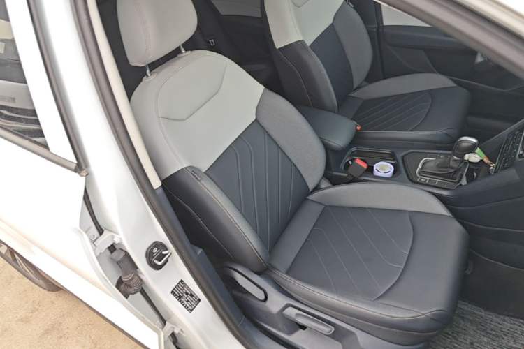 Used Volkswagen Tharu 2025 300TSI Two-Wheel-Drive Moonlight Edition Right Front Seat