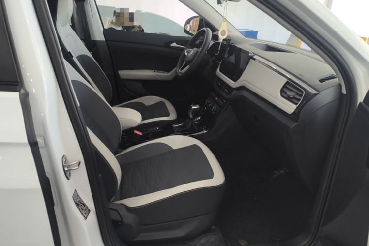 Used Volkswagen Tharu 2025 New Sharp 300TSI Ambitious Edition Right Front Seat
