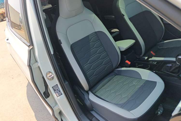 Used Volkswagen Tharu 2025 New Sharp 1.5L Ambitious Edition Right Front Seat