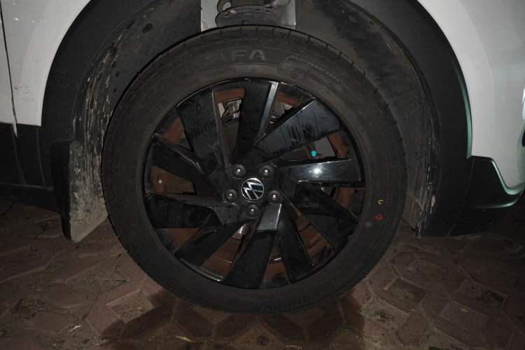 Used Volkswagen Tharu 2025 NewRui 300TSI Prestige Edition Right Front Wheel Hub