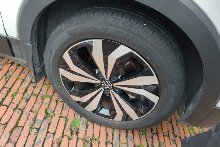 Used Volkswagen Tharu 2025 New Sharp 1.5L Sharp Edition Right Front Wheel Hub