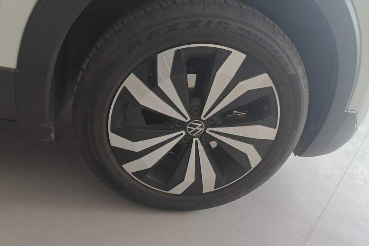 Used Volkswagen Tharu 2025 New Sharp 1.5L Ambitious Edition Right Front Wheel Hub