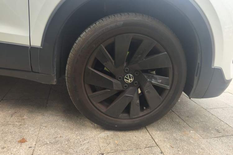 Used Volkswagen Tharu 2025 New Sharp 1.5L Ambitious Edition Right Front Wheel Hub
