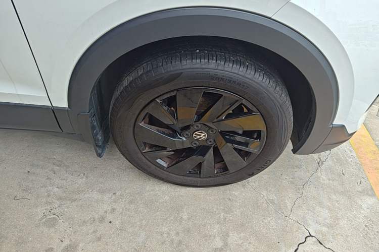 Used Volkswagen Tharu 2025 NewRui 300TSI Prestige Edition Right Front Wheel Hub