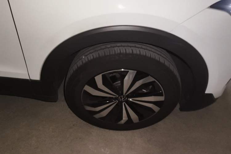 Used Volkswagen Tharu 2025 New Sharp 1.5L Ambitious Edition Right Front Wheel Hub