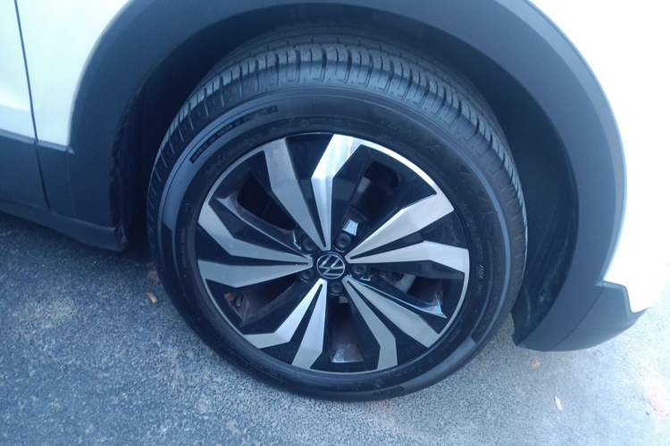 Used Volkswagen Tharu 2025 New Sharp 1.5L Sharp Edition Right Front Wheel Hub